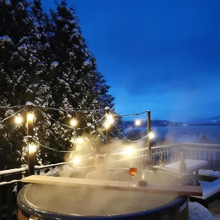 Semesterbostad Beskidzka 100 - Sauna & Balia Z Jacuzzi Widok Na Gory I Jezioro Zywieckie Zarzecze (Silesia)