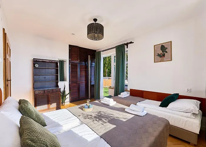 Holiday home Villa Beskidzka 100 - Sauna Balia Basen Widok Na Gory I Jezioro